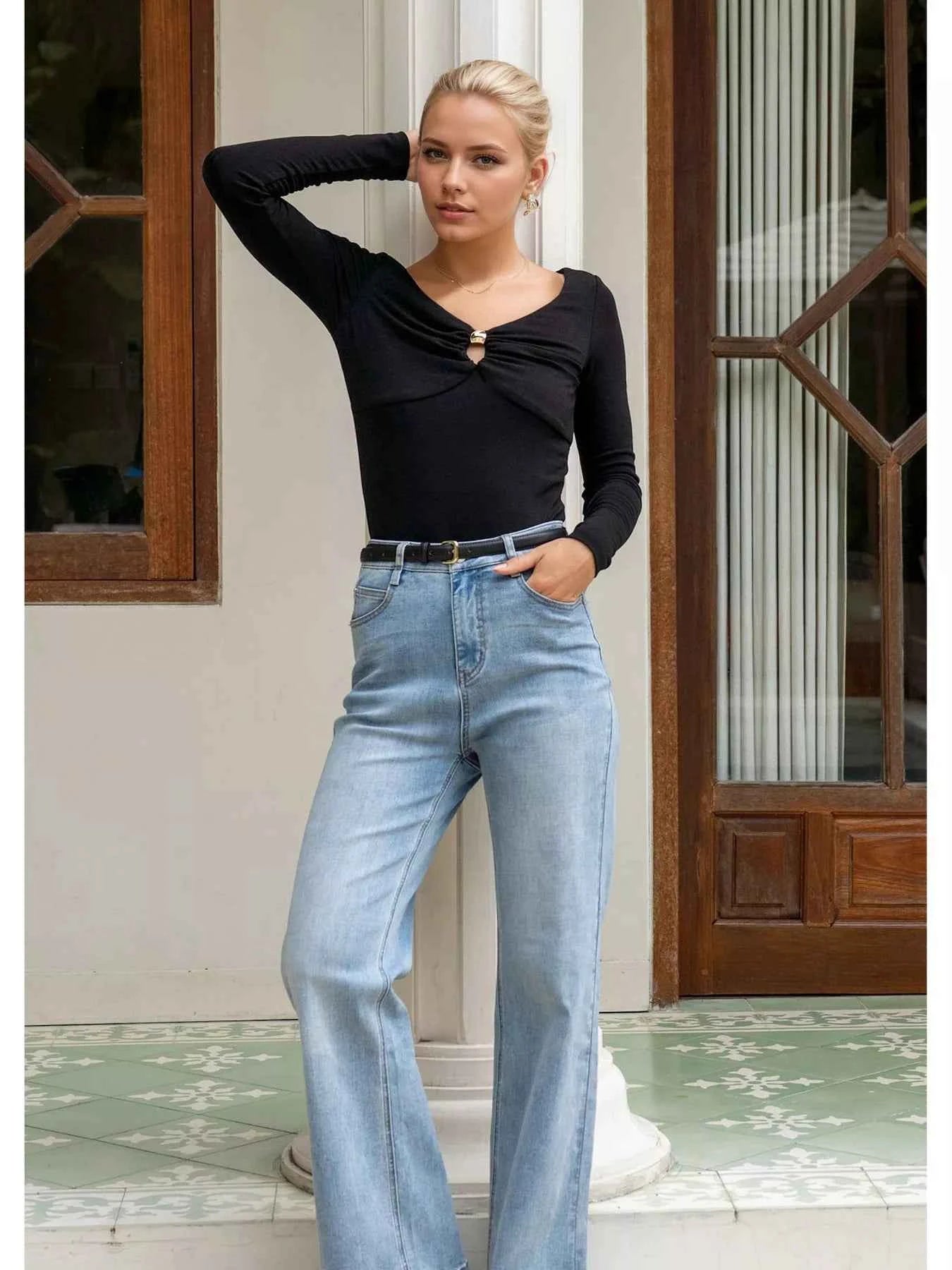 Ruched Long Sleeve Top with Keyhole Detail e7bb5bb51ae24f9fb29e4018b4222061-Max-Origin