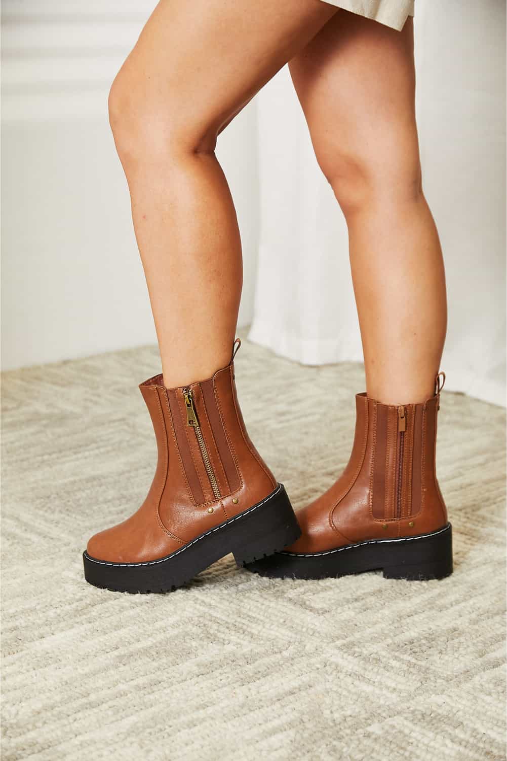 Forever Link Side Zip Platform Boots e7c72cbfcef84d4f81b72e488d5de1f2-Max