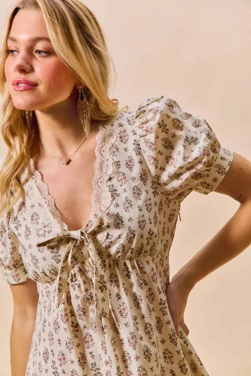SO ME Floral Print Lace Trim Short Sleeves Mini Dress e7f7ef908a414509b66e4eecf26dd59d-Max-Origin