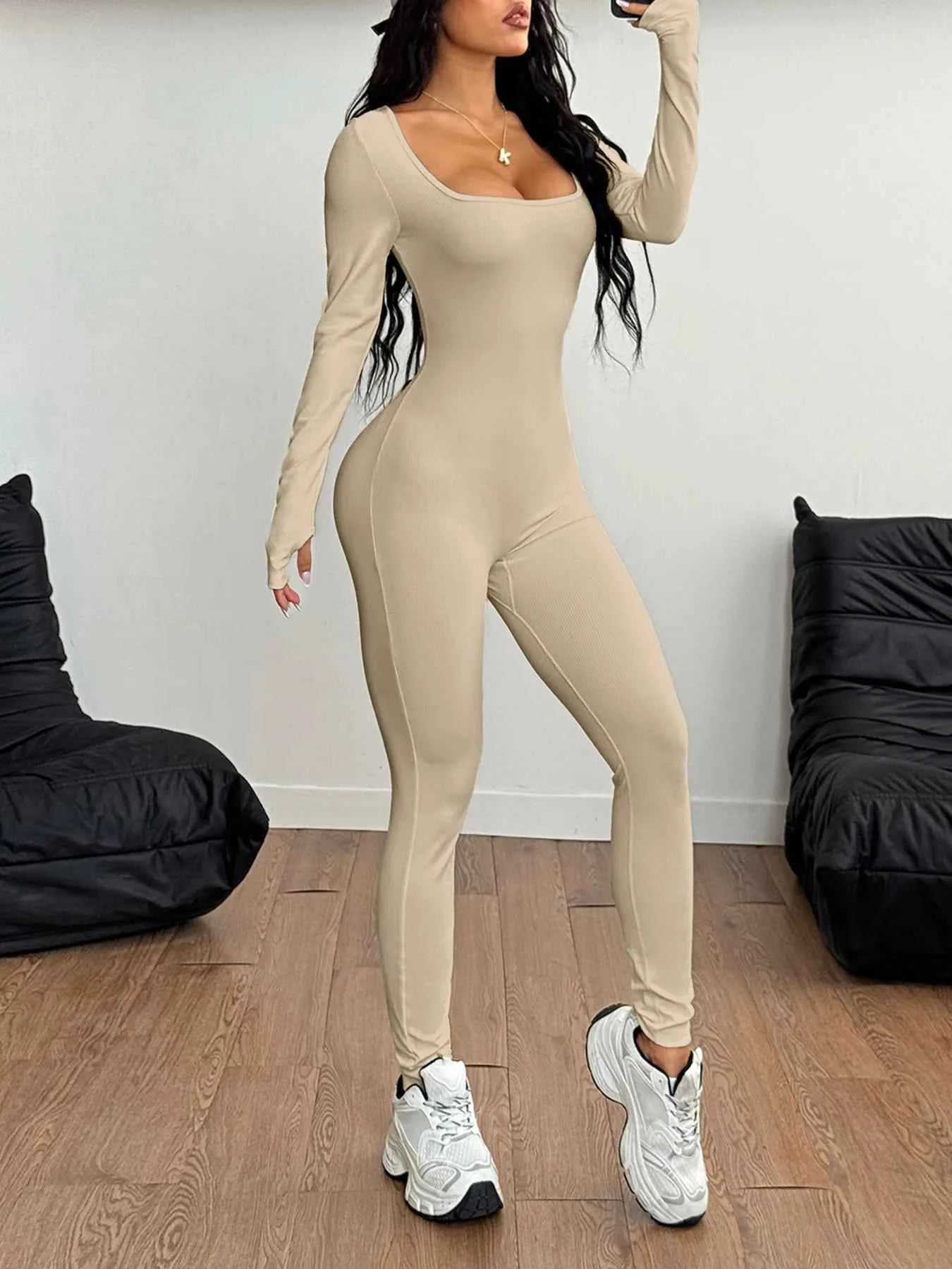 Square Neck Long Sleeve Active Jumpsuit e8fe1a911e7e4127810af370969fb66e-Max-Origin