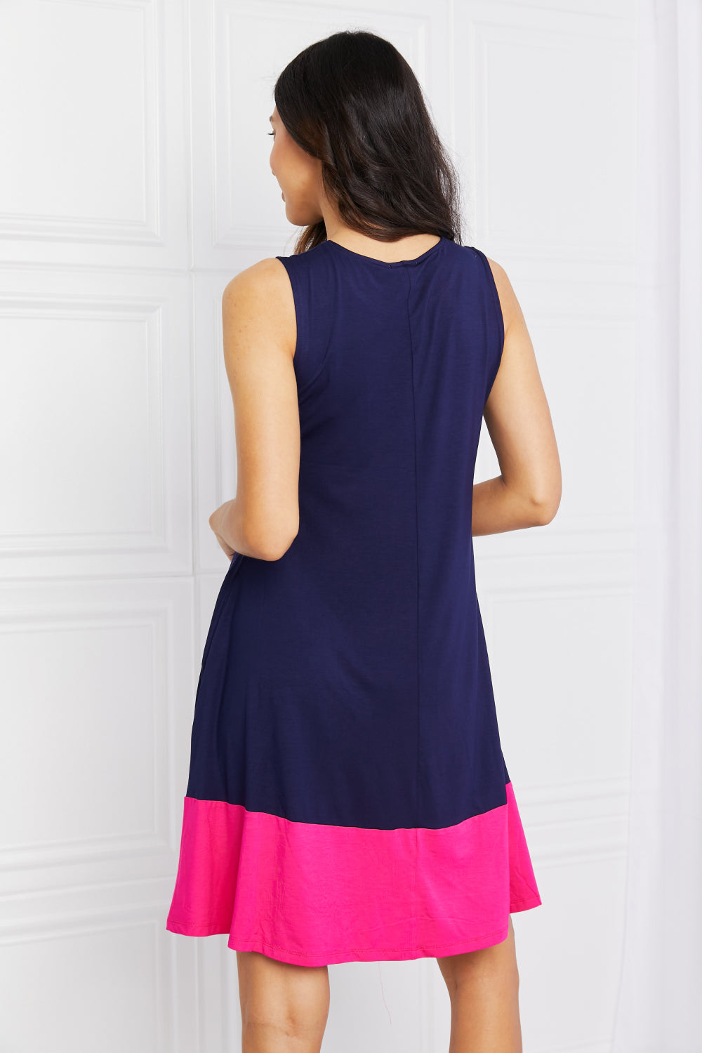Yelete Full Size Two-Tone Sleeveless Mini Dress with Pockets e9ee91342acd448a82b9cd99b28dfea4-Max