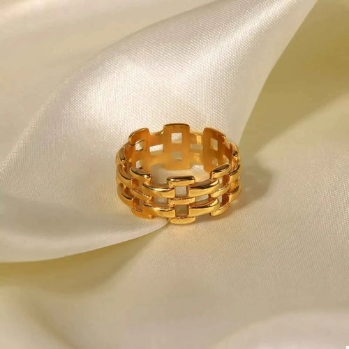 18K Gold-Plated Cutout Ring ea4d856c-8bbb-455e-b3fe-8ea32aff1229-Max-Origin