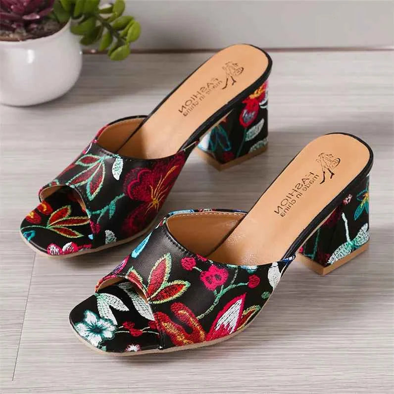 Printed Block Heels Sandals ea67e689-4b86-40fd-8a2c-252a8565c4b0-Max-Origin