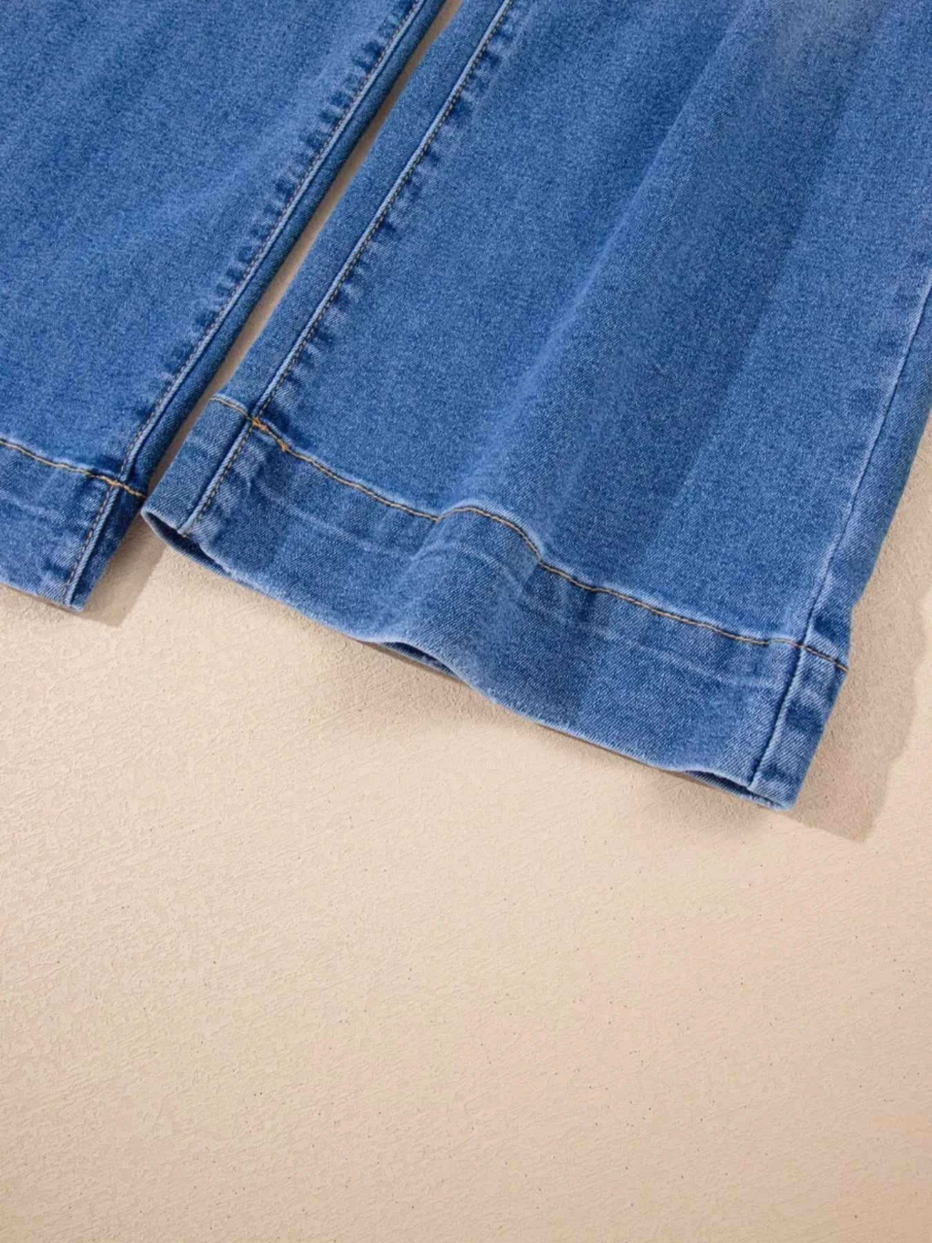 High-Waisted Wide Leg Flare Jeans ea7752bd-96b5-4e67-9e82-24f115dbe809-Max-Origin