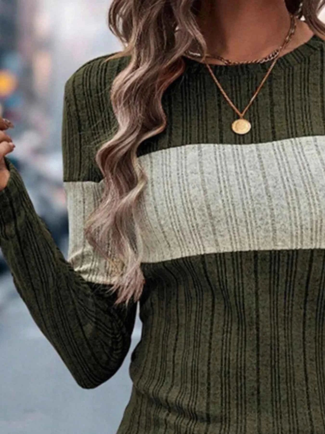 Color Block Round Neck Long Sleeve Sweater eabb4cbd-263c-4475-9e30-326af73d3c76-Max-Origin