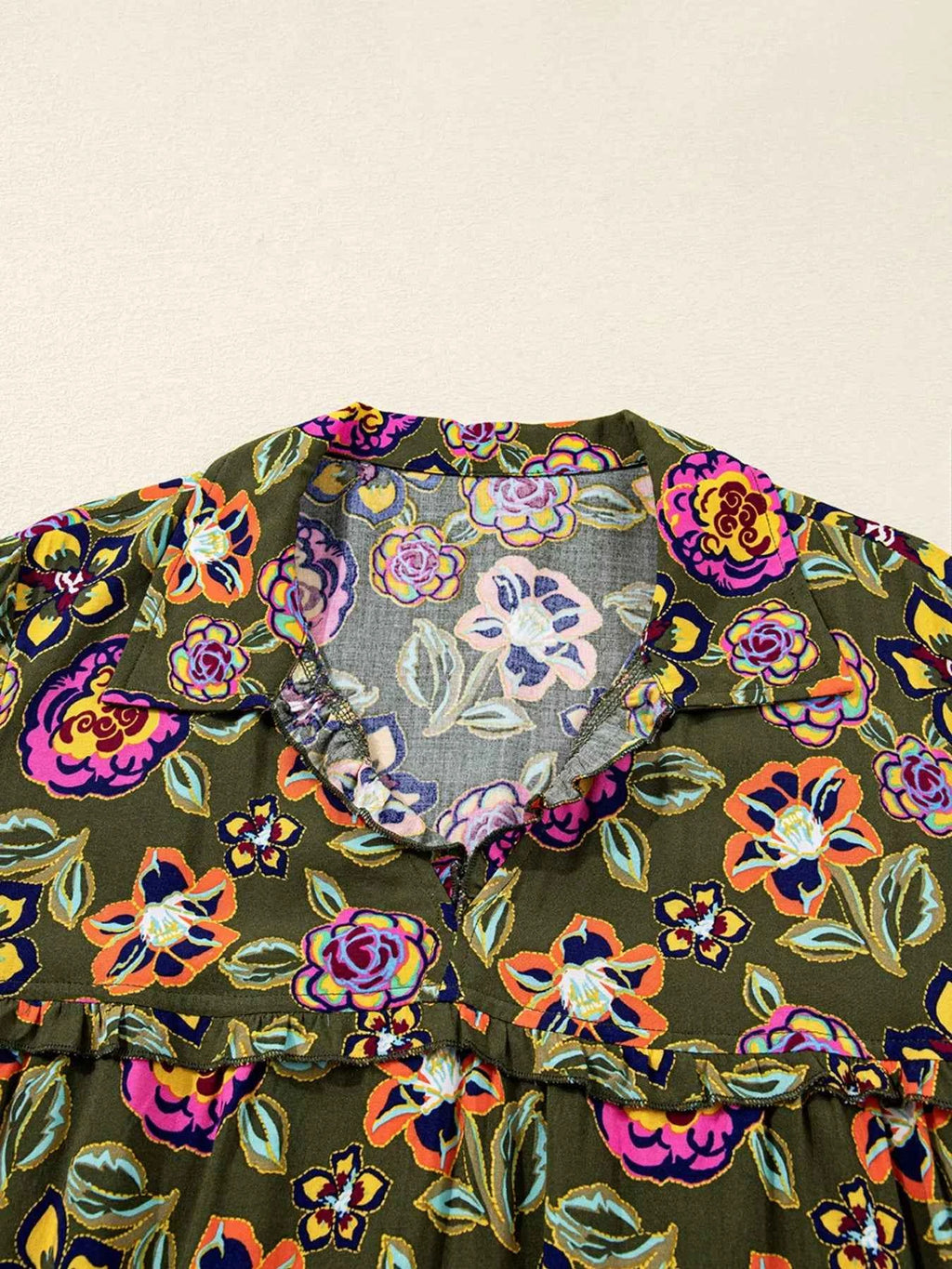 Floral Print Split Neck Bubble Sleeve Shift Mini Dress eb688456c2d243e58b06ba13fb7a8f16-Max-Origin
