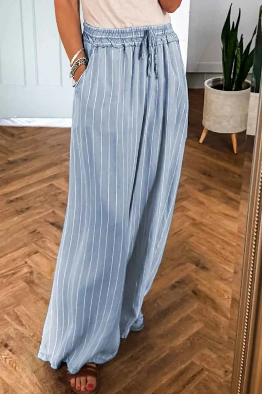 Striped Wide Leg Jeans Light Blue eba9d2a9-32a1-45a8-b396-614939e3a33d-Max-Origin