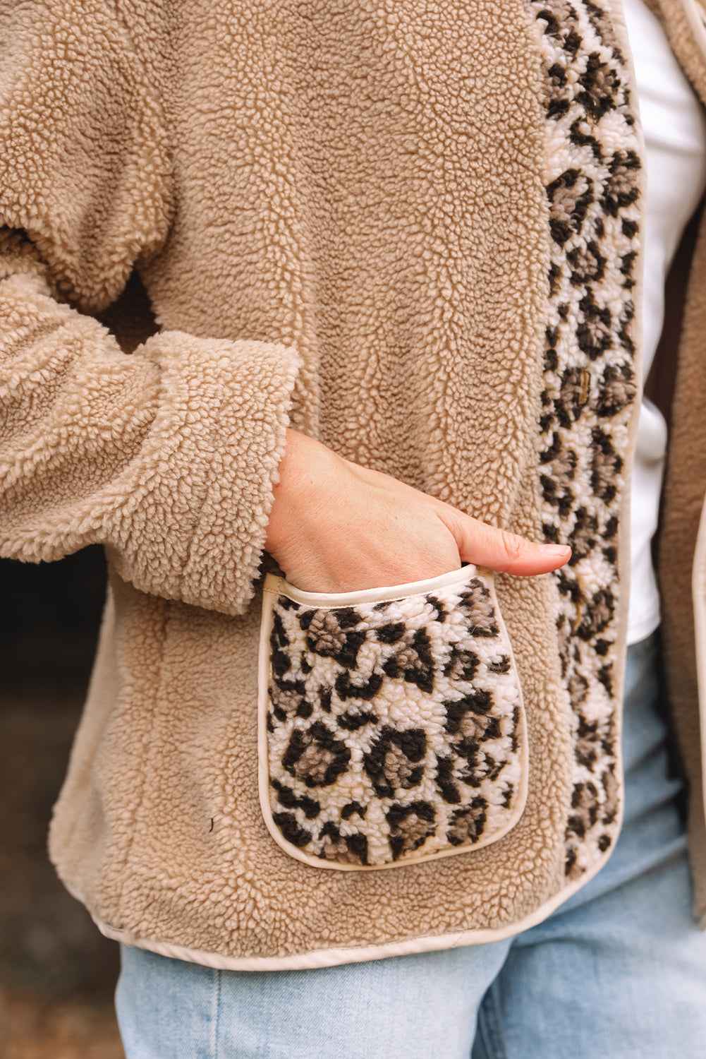 Casual Leopard Print Accent Plush Jacket with Pockets ec36f486679a89d2