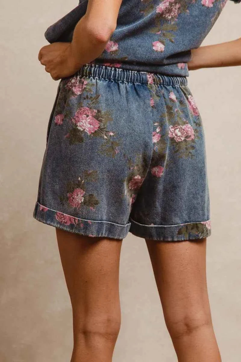 BiBi Floral Printed Denim Short Pants With Pocket ec8bd391342c47f2ac9f234d92f6dddb-Max-Origin