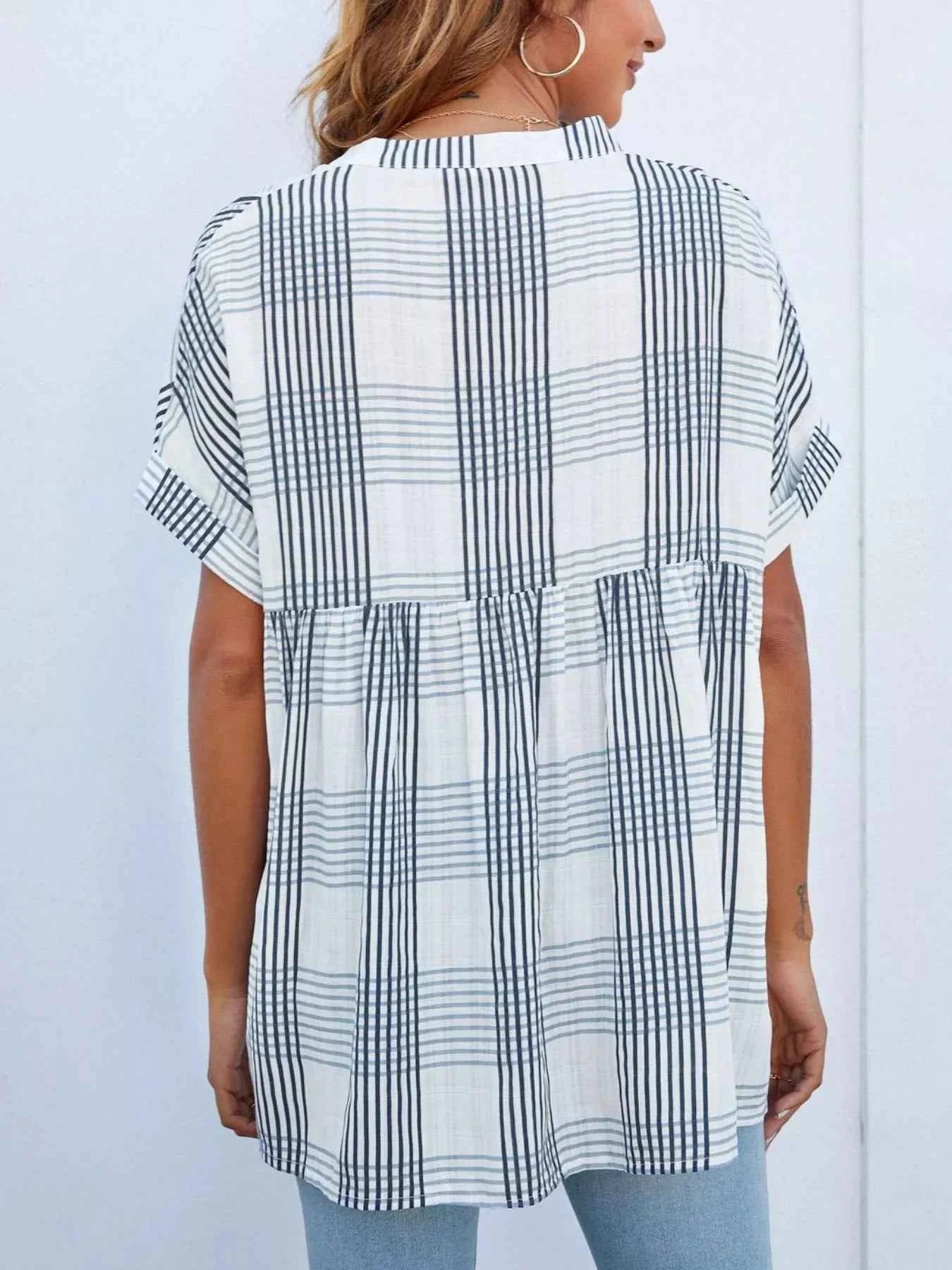 Notched Short Sleeve Blouse ecc59aa2-bc0c-4088-bc18-e667450f6971-Max-Origin