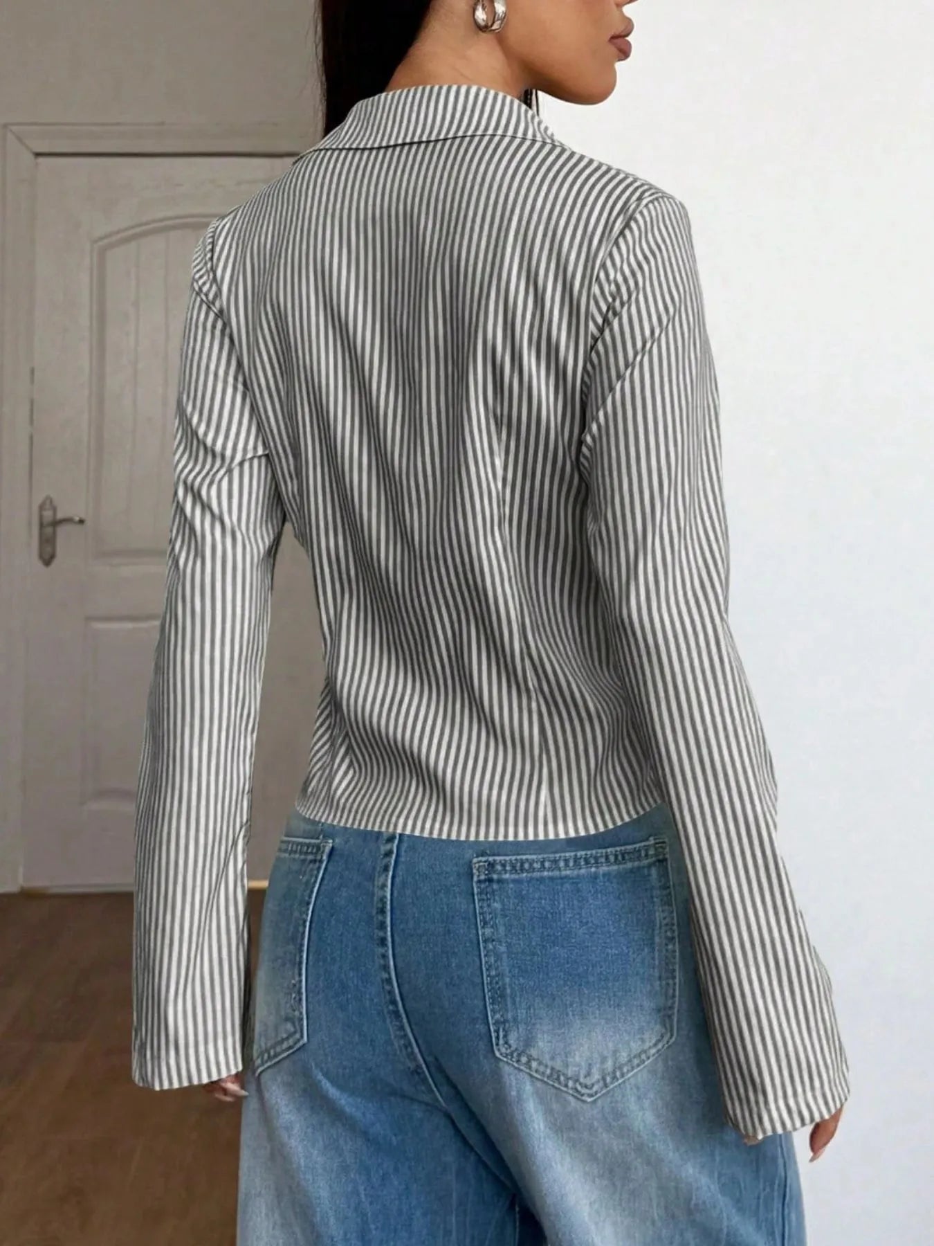 Striped Button Up Long Sleeve Shirt ed281903-0dfd-44d6-8f25-b9cbcbd16d1e-Max-Origin