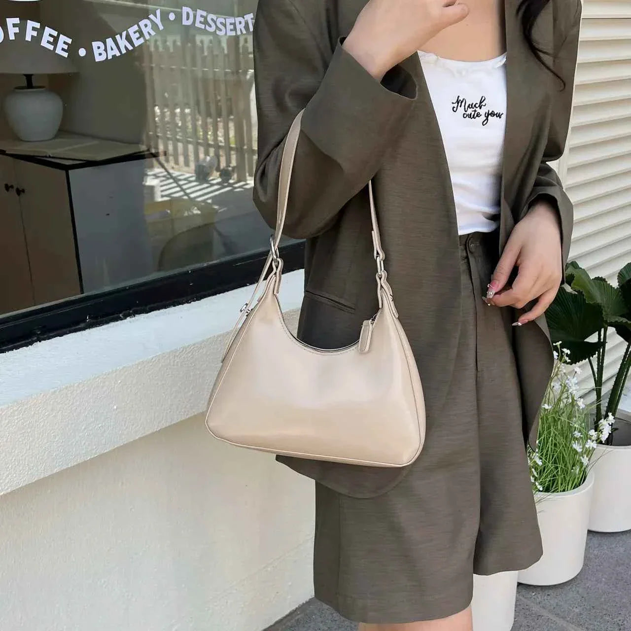 Adjustable Strap PU Leather Shoulder Bag White onesize ed3beaa55bb14a4cb1e000532f288e0c-Max-Origin