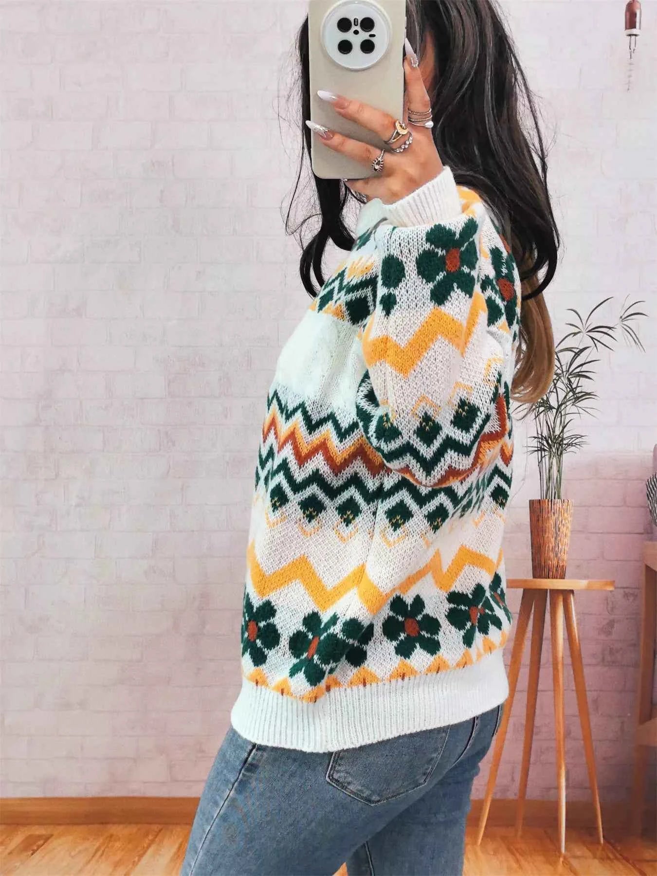 Geometric Round Neck Long Sleeve Sweater ed484a746aea49bea42378b34345cd15-Max-Origin