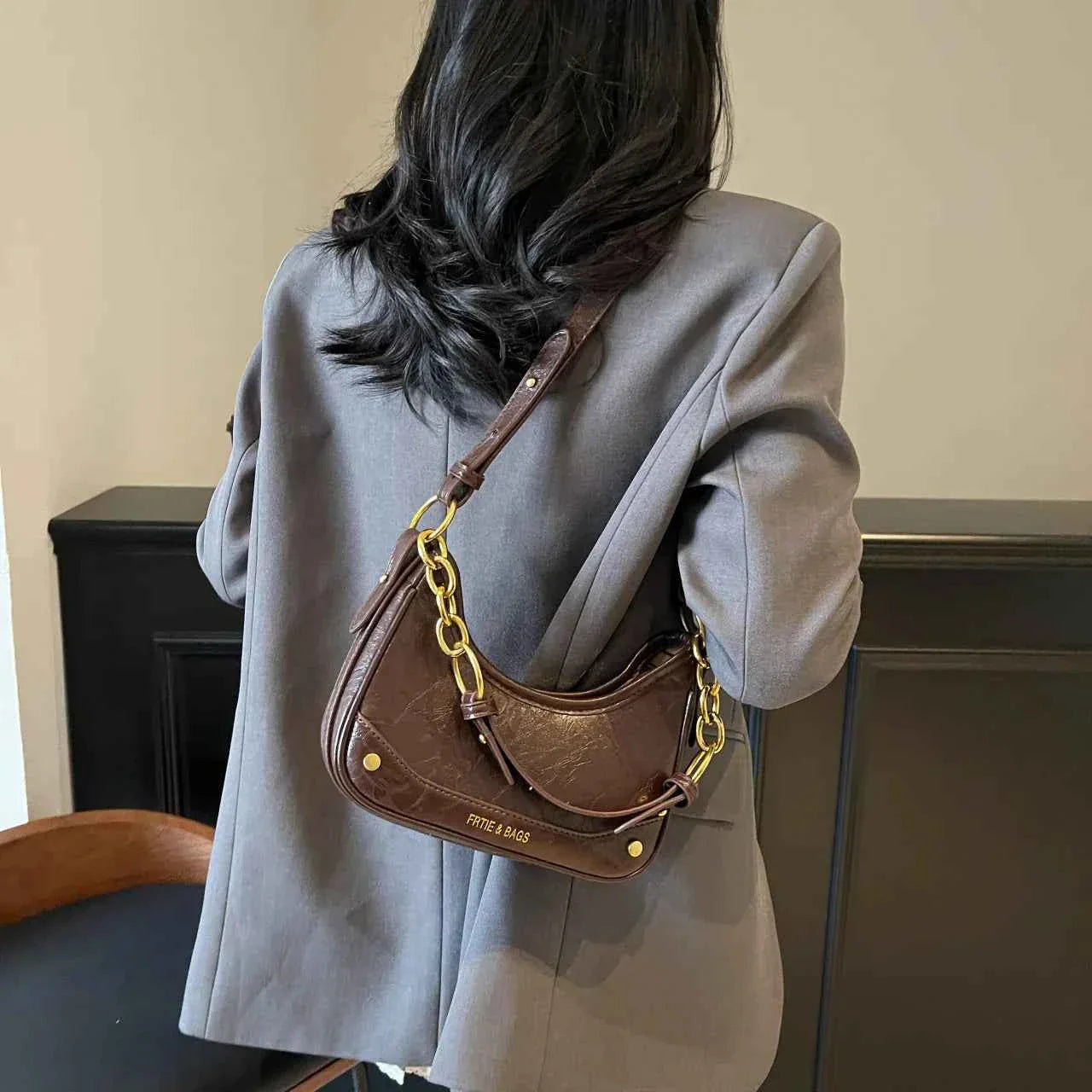 Leather Crescent Shoulder Bag ed531622d713494ca08f4cfc5259cf16-Max-Origin