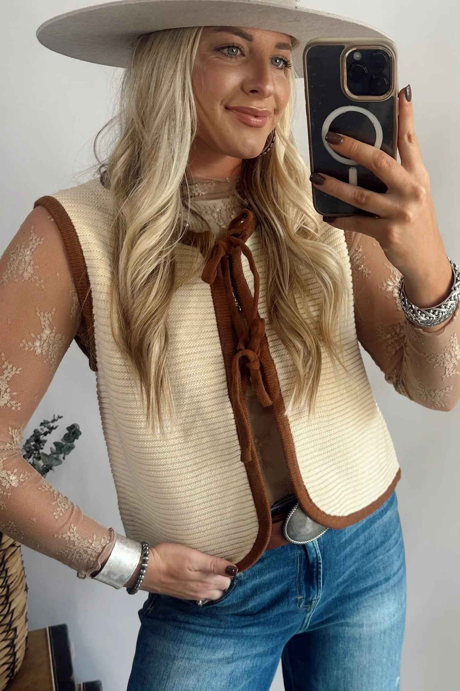 White Horizontal Ribbed Knit Contrast Trim Ties Front Sweater Vest ede5d7de3dad40fd