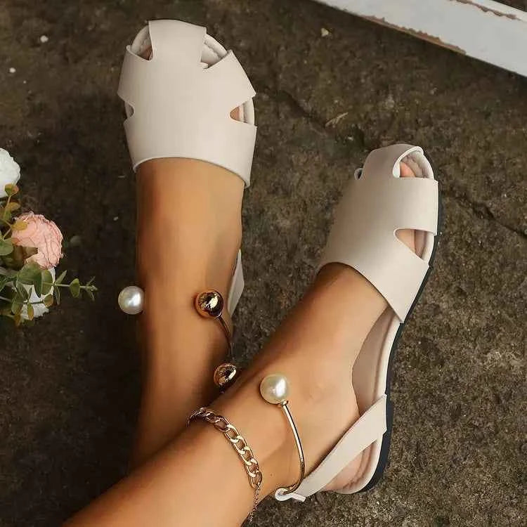 Cutout Leather Flat Sandals ee8f0036-4058-4767-bea0-20959459fc70-Max-Origin