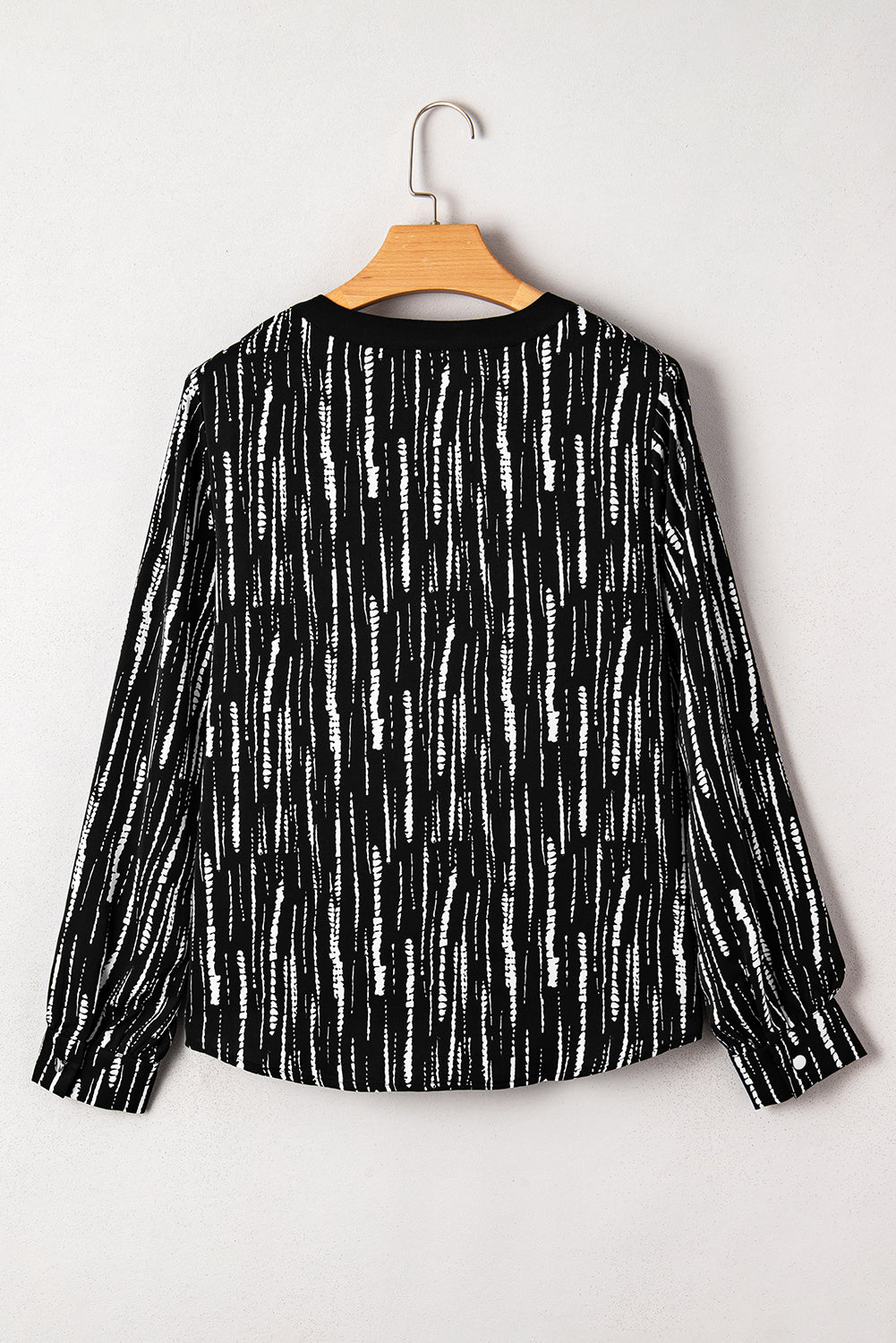 White Abstract Print V-neck Long-sleeve Blouse eef0dc6b04a11fb6