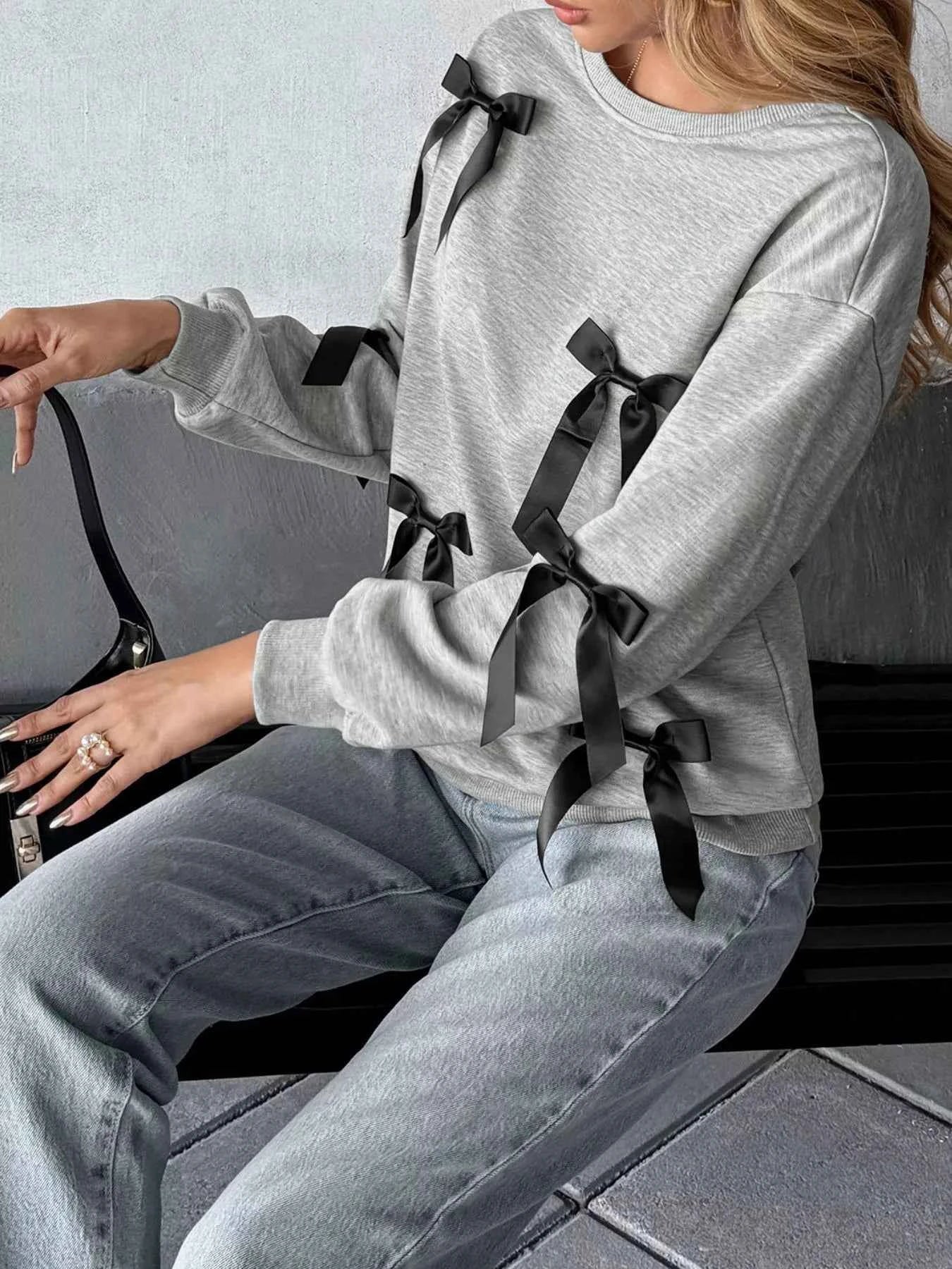 Bow Detail Round Neck Sweatshirt eef6b1f8-faf8-4c29-870f-24257d4649e1-Max-Origin