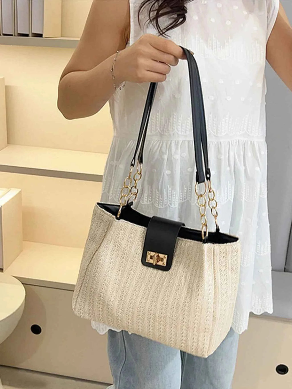 Woven Straw Shoulder Bag ef1587f8-ebc2-4ad9-b266-36226d371f96-Max-Origin