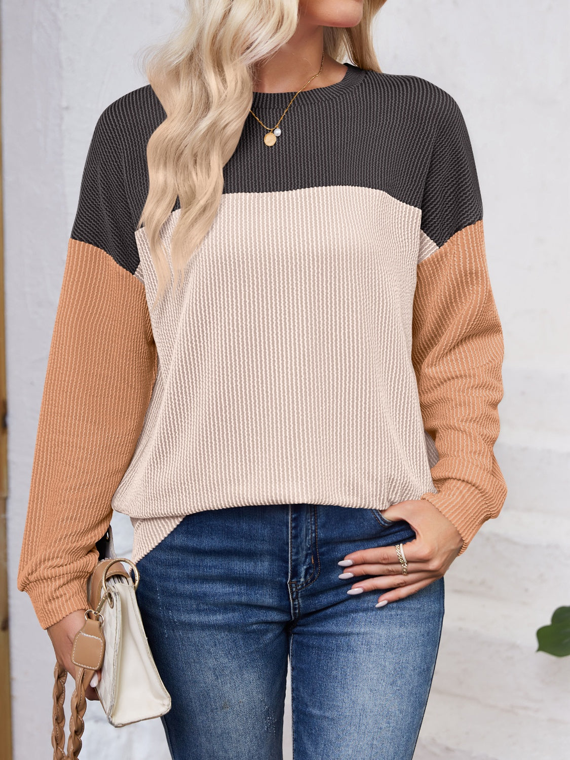 Lovelet Color Block Round Neck Long Sleeve Sweatshirt