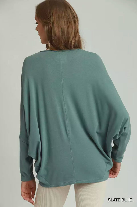 Batwing Round Neck Long Sleeve Top ef90ac2e-4800-4f79-aff8-89b7937f5121-Max-Origin