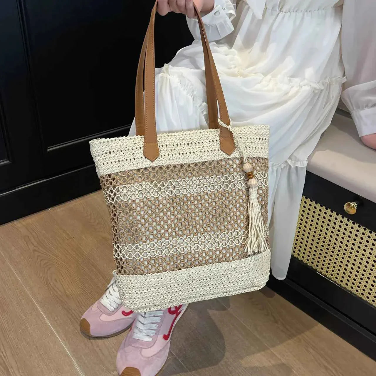 Contrast Woven Straw Beach Tote Bag with Tassel Detail White-Brown onesize efa16e16015445baa60765b7b0df32c3-Max-Origin