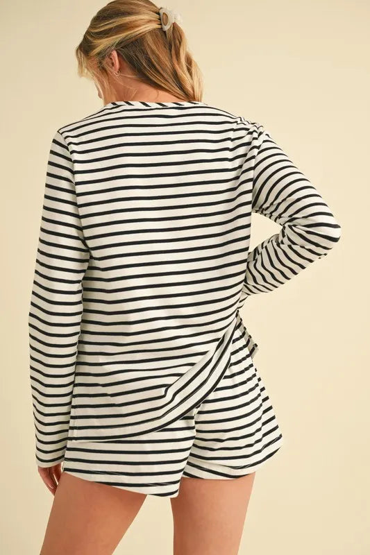 Aemi+Co Drawstring Contrast Striped Shorts efd294edb7214404814d98046674c732-Max-Origin