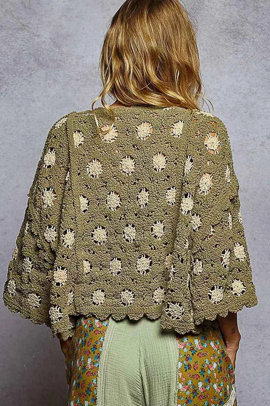 Contrast Crochet Cropped Knit Top f04f55a4-3bcf-436f-9935-ce363e3bef9e-Max-Origin