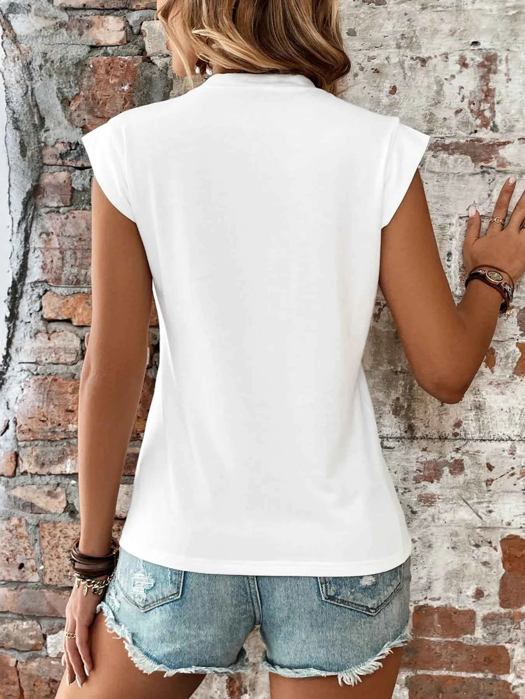 Round Neck Solid Color Top f0d95a63ab804fb58ef829b758dc783c-Max-Origin