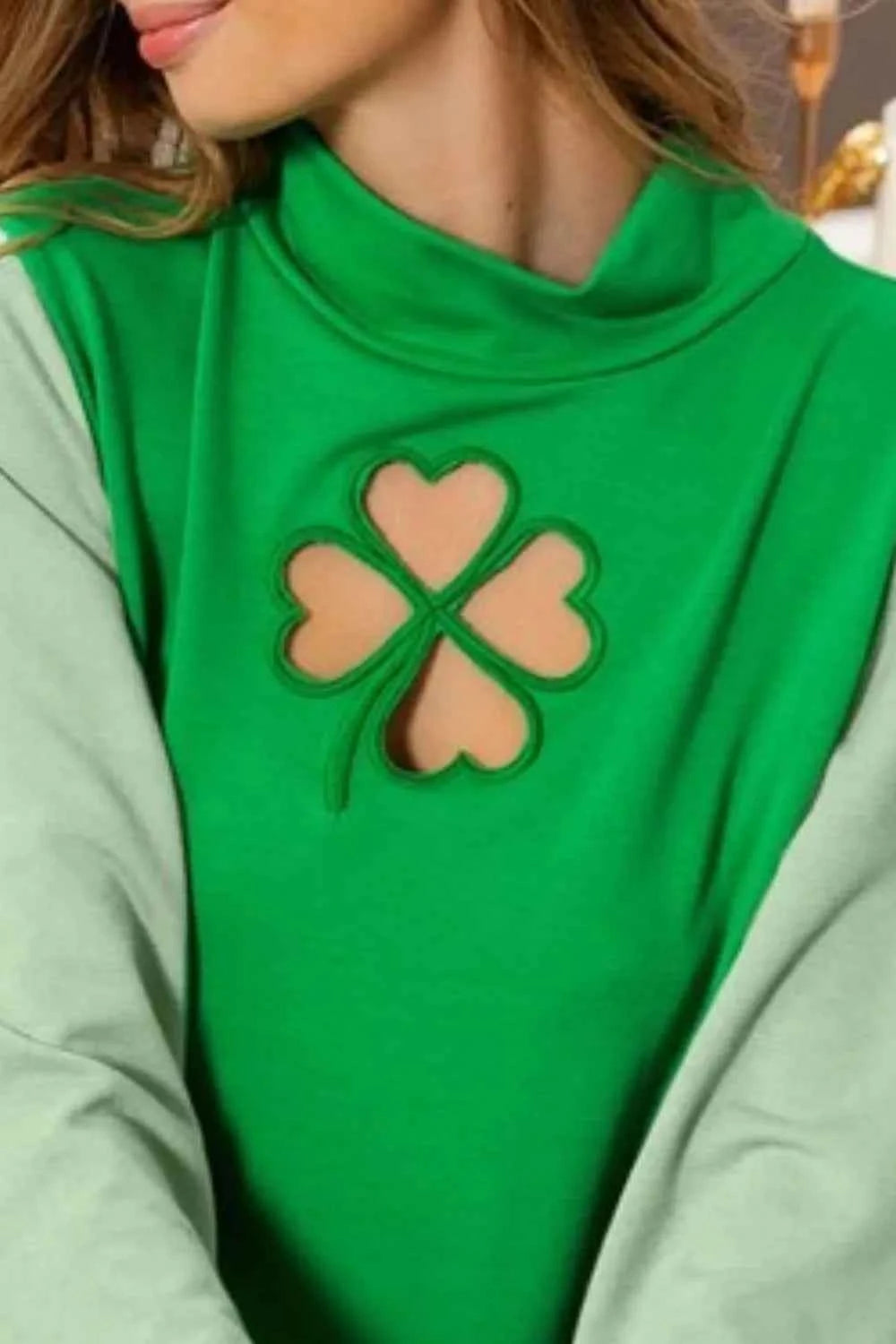 BiBi Ft Color Block Clover Cut Out Puff Sleeves Top f1735d99-4653-4da6-b2f6-71dd2f646379-Max-Origin