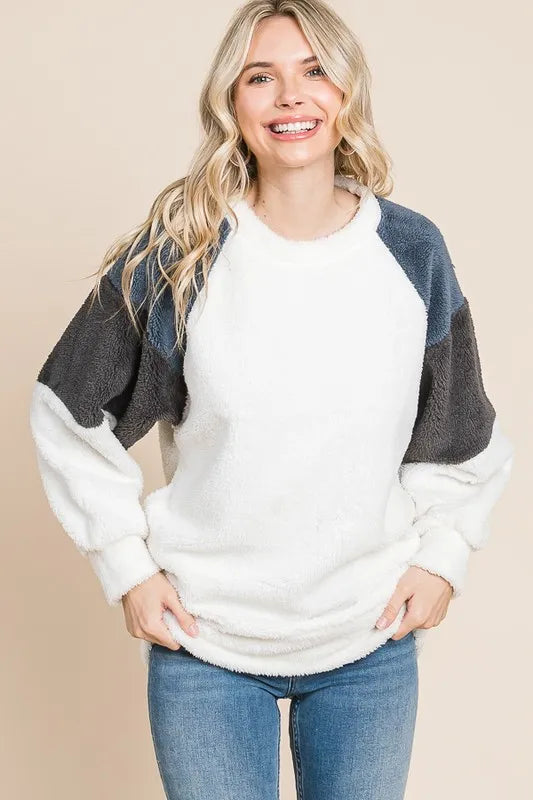 Culture Code Color Block Faux Fur Raglan Sleeve Sweatshirt f1d376f7-458e-48c1-a94d-ad69fc525c2c-Max