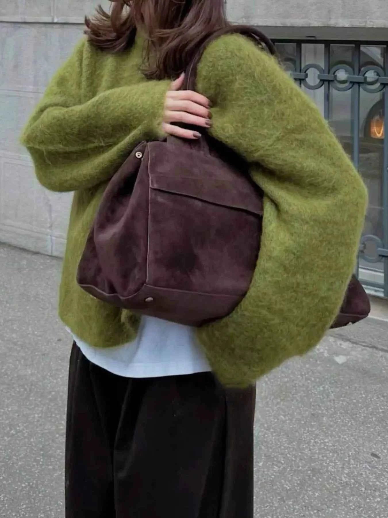 Round Neck Dropped Shoulder Sweater f1d80024-316f-45d4-a39d-e54051837702-Max-Origin