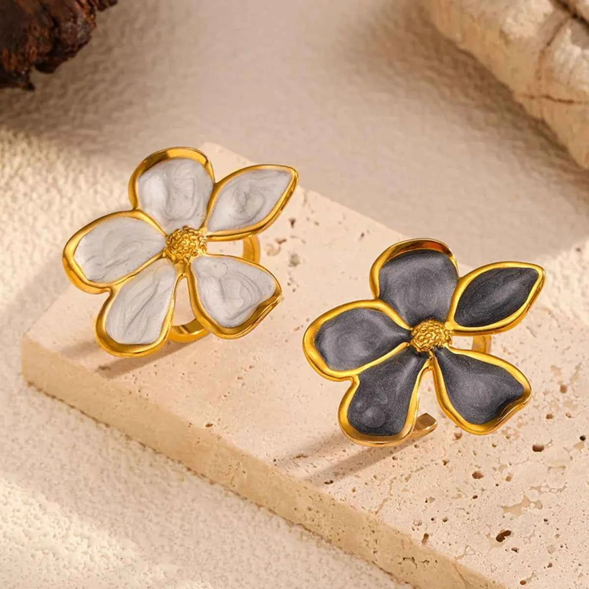 Flower Open Ring f1ea8348-0519-49d7-a800-ed66cad9d9ac-Max-Origin
