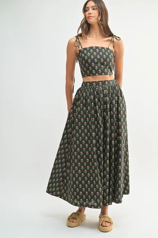 Floral Crop Top and Skirt Set f2f076bb1609468685f7cc9d0631afe6-Max-Origin