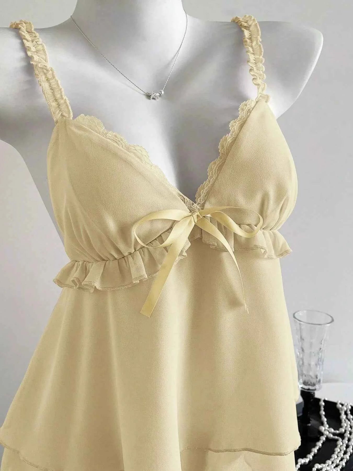 Lace Detail Layered Cami f3236047-40b4-4507-8610-037f97da5278-Max-Origin