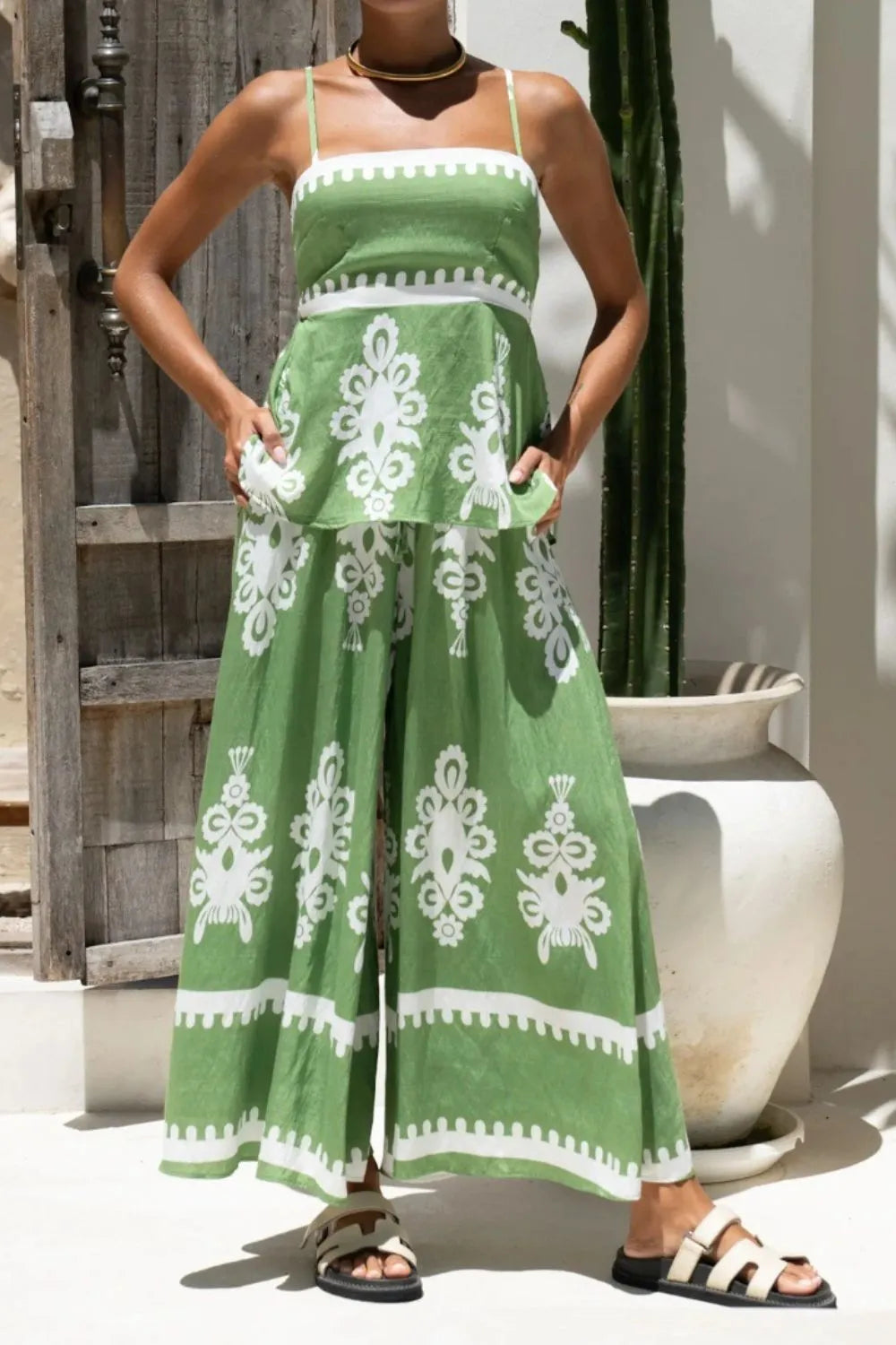 Printed Square Neck Cami and Wide Leg Pants Set f33bdd84-cc9b-4d21-97a3-fc69201e104b-Max-Origin