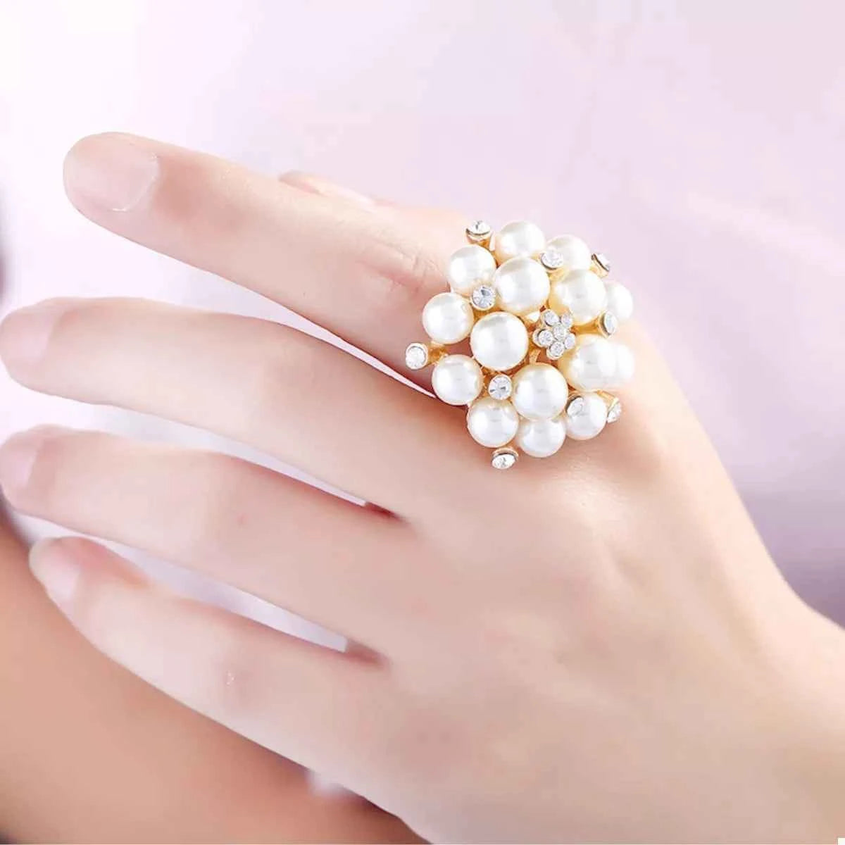 Pearl Cluster Ring f3c808a3-aaac-4b70-a88f-657e7d15807d-Max-Origin