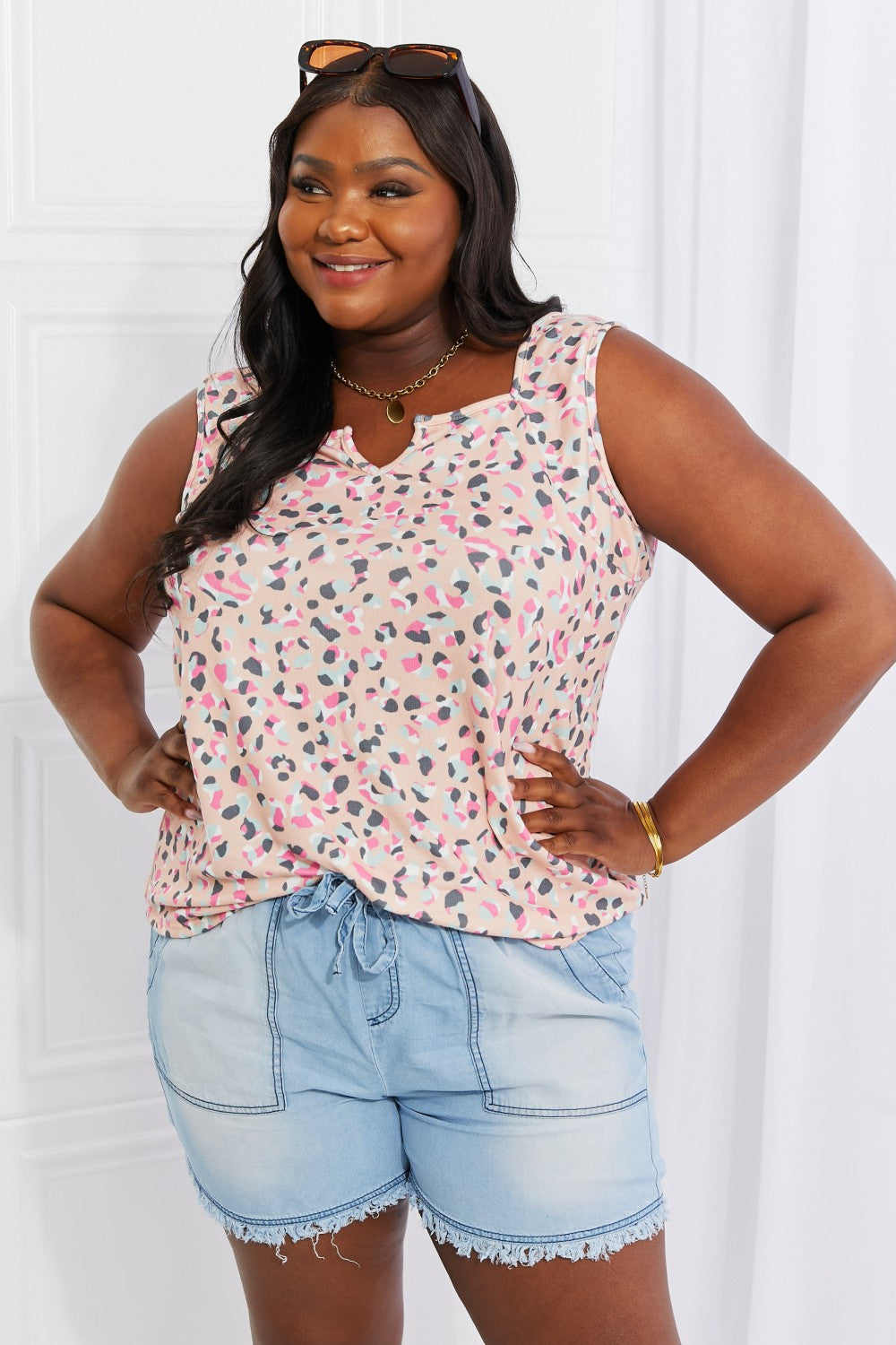 Heimish Full Size Printed Sleeveless Top f3fe7b18f7694fbe9b7d620ccc044989-Max