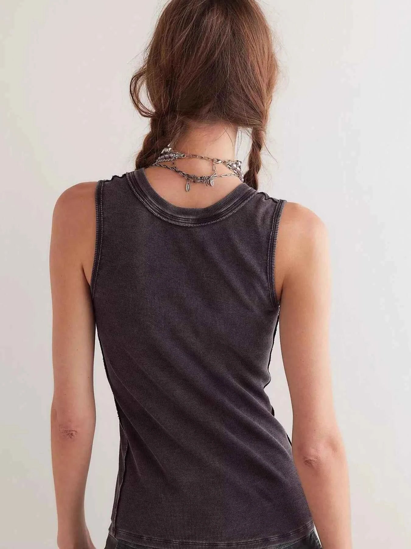 Snap Down Round Neck Ribbed Slim Tank Vest f40d6da5-fac5-4d17-8528-e7eee6cb660d-Max-Origin