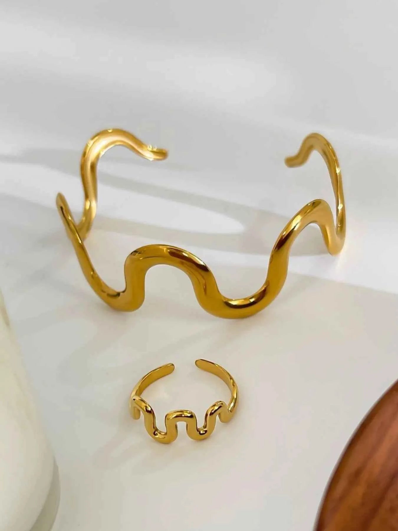 Wave Snake Design Ring and Bracelet Jewelry Set f5416854-ed63-43fb-a161-f3d6e630db12-Max-Origin