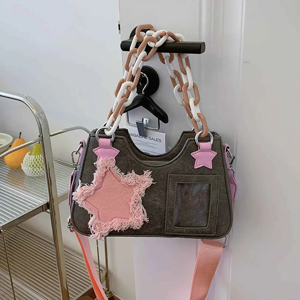Star Patch Shoulder Bag with Chunky Chain Black onesize f57e3642a0b44c9398fd202dfbedb499-Max-Origin