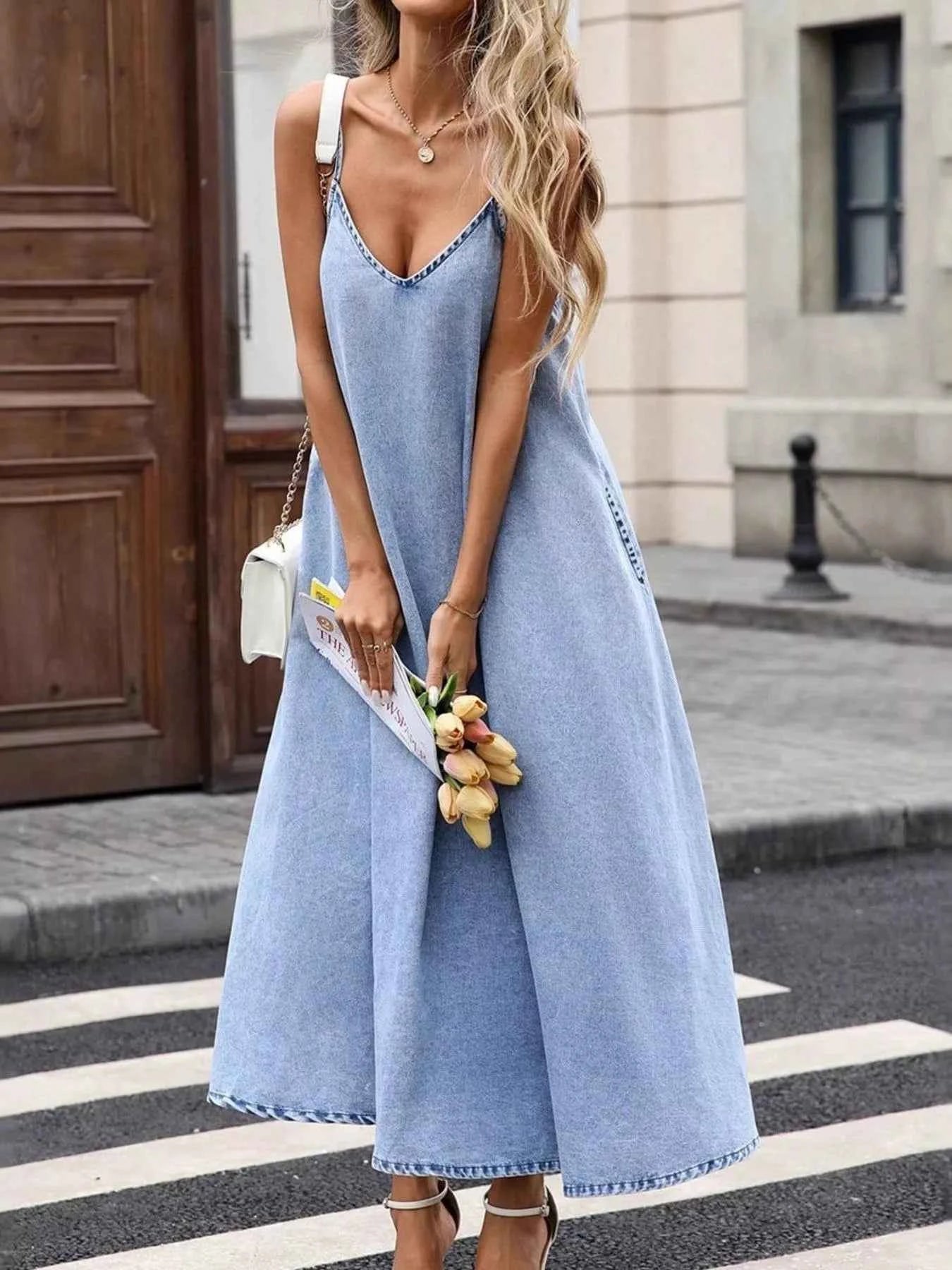 V-Neck Denim Cami Dress f581b74f-f4b7-4809-99fc-02018a9fa357-Max-Origin
