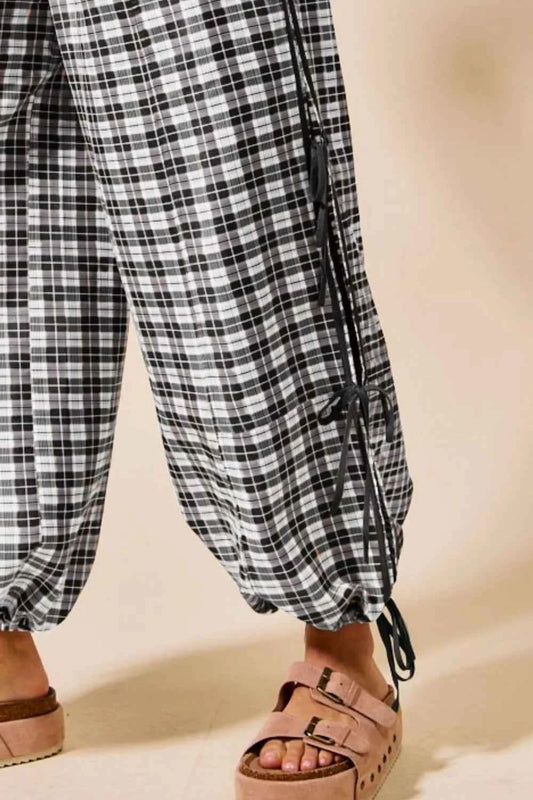 Plaid Elastic Waist Balloon Pants f58e7cf4-01c4-4632-abd2-b3abb7763352-Max-Origin