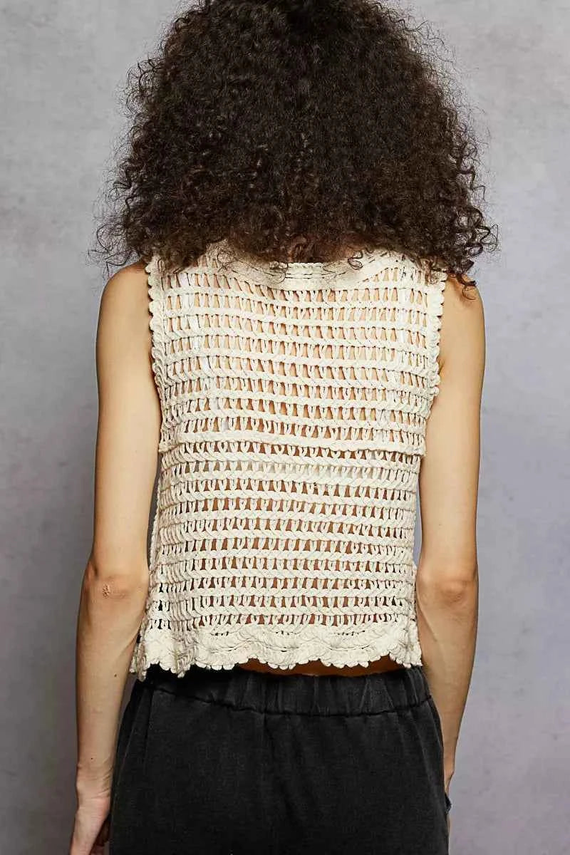 POL Floral Round Neck Cropped Crochet Sleeveless Top with Scalloped Edge f58e82fe-447e-434d-834c-1622a27fe26e-Max-Origin