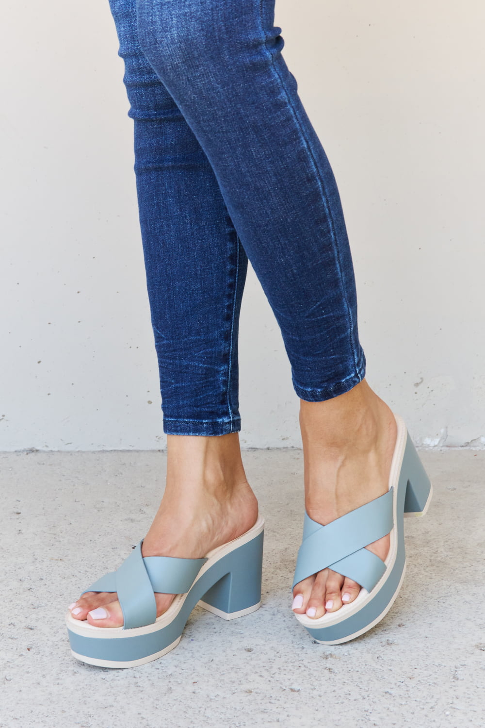Weeboo Cherish The Moments Contrast Platform Sandals in Misty Blue f5ac4350ecfb49e3a656e058f81c7cbe-Max