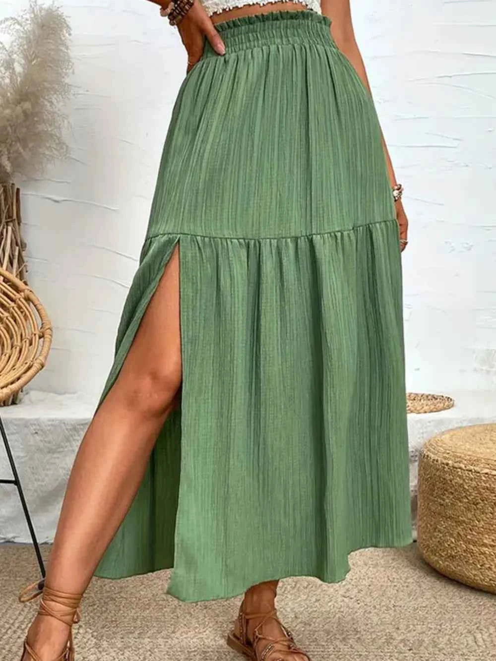 Frill Slit Skirt f5c19bcf-13f0-47c9-9932-a851a14e76f7-Max