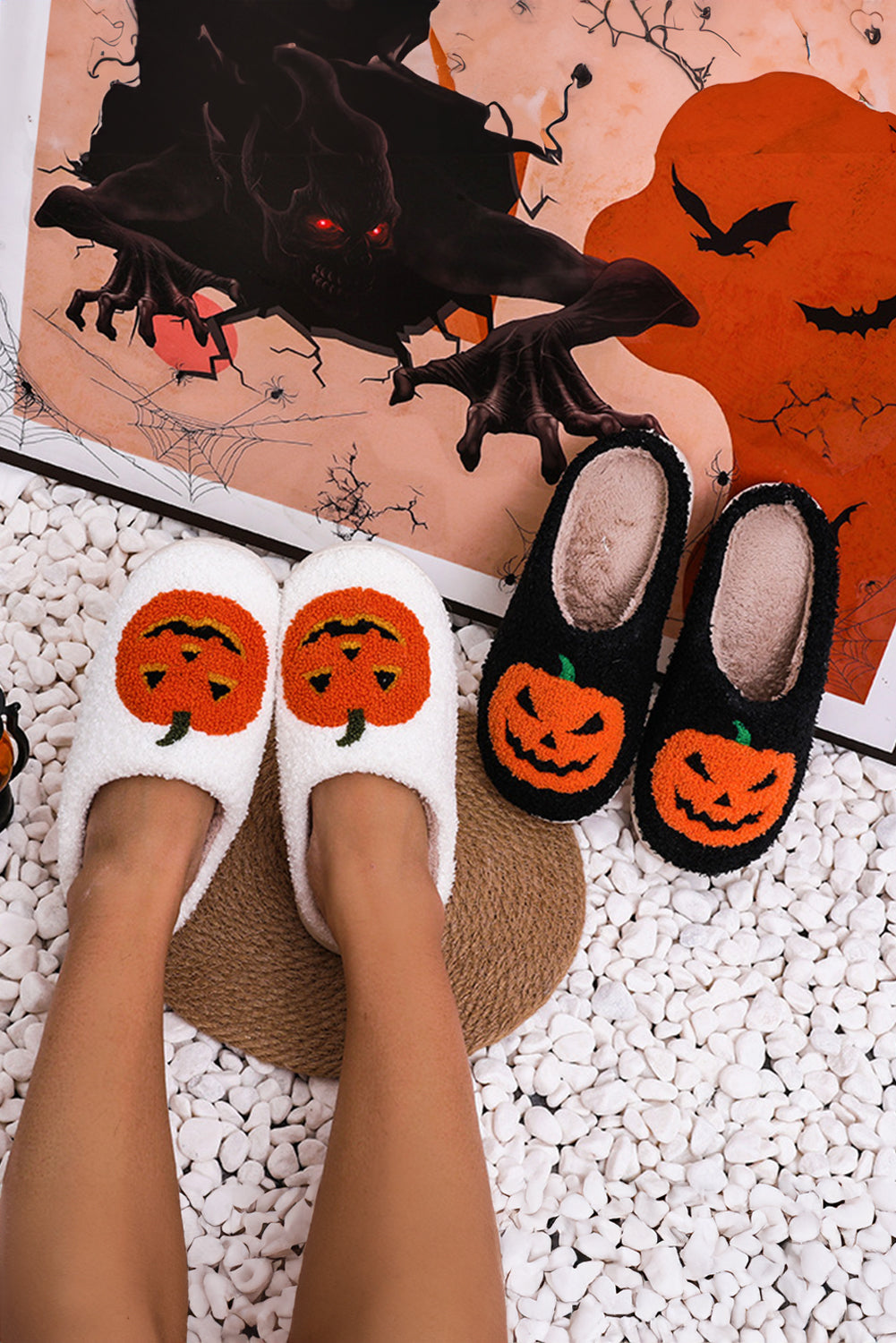 White Halloween Pumpkin Print Plush Slippers f5c490914541d8cb