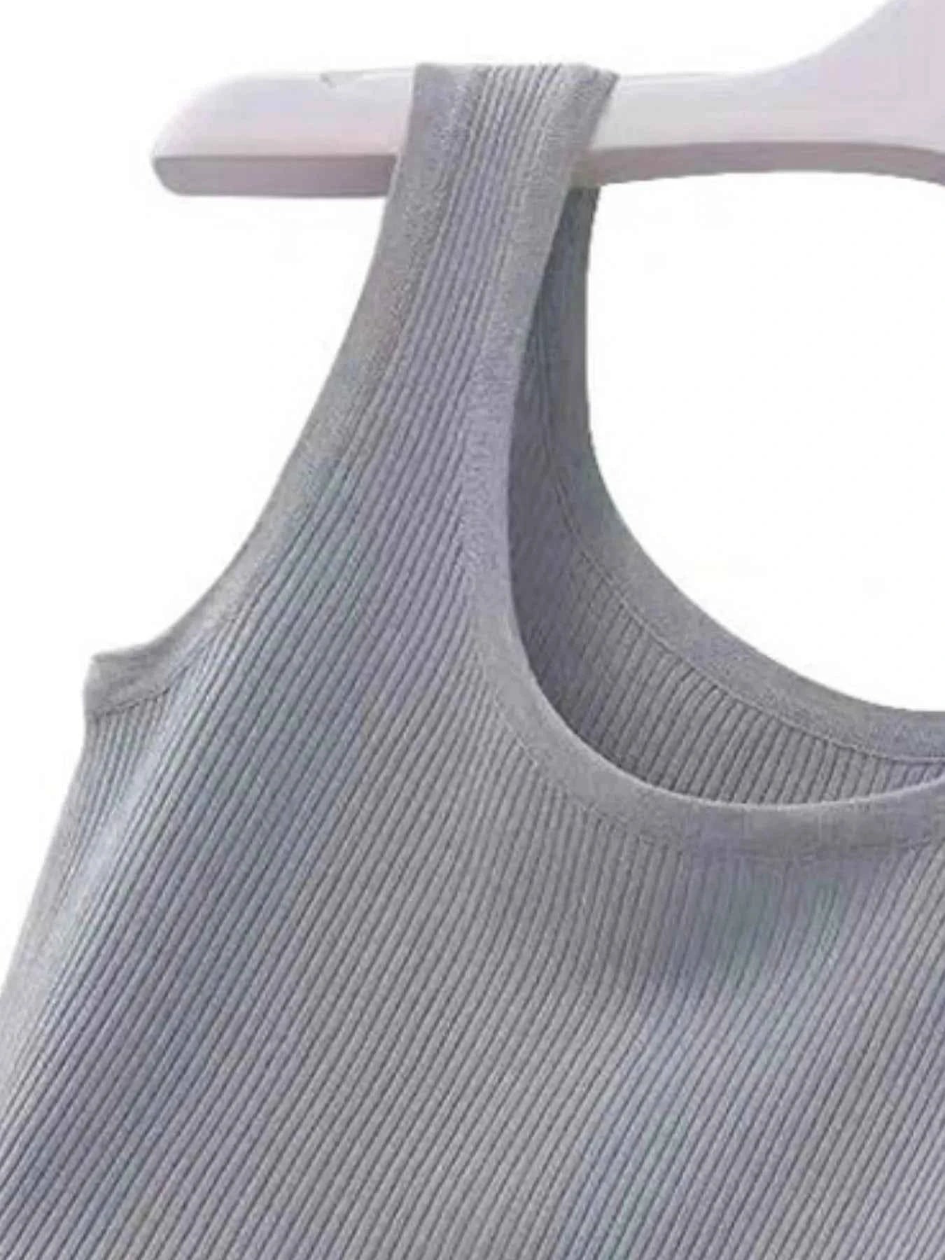 Plus Size Ribbed Knit Scoop Neck Tank Top f5d0910a-55b4-401e-9c5a-f3f6b1ce55d2-Max-Origin