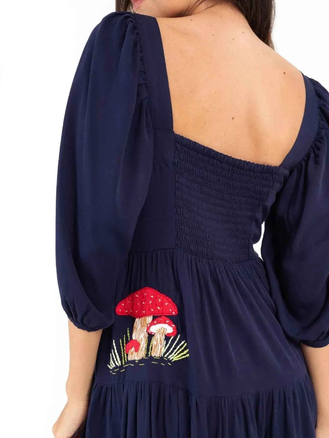 Square Neck Tiered Maxi Dress f6508be6-871c-49f5-aa59-ab3b2946135a-Max-Origin