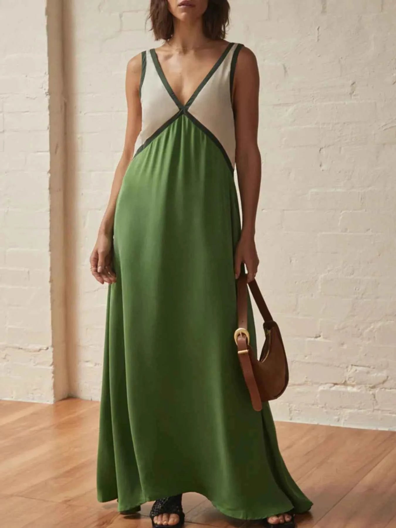 Color Block V-Neck Sleeveless Maxi Dress f690fb00-ab5e-431c-baa4-566faef5cbae-Max-Origin